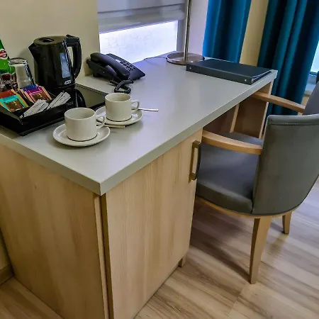 Antoninska & Отель 3*