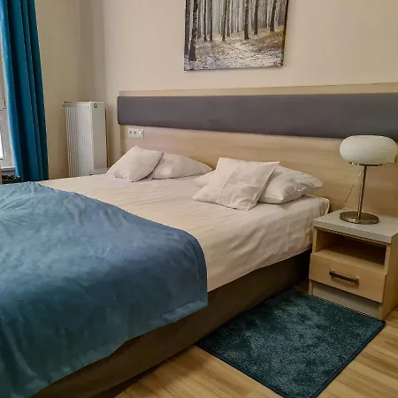 Antoninska & 3* Лешно