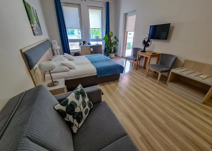 Antoninska & Hotel 3*